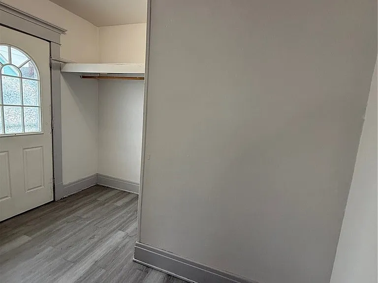 61 Baxter St #UPPER — Photo 11