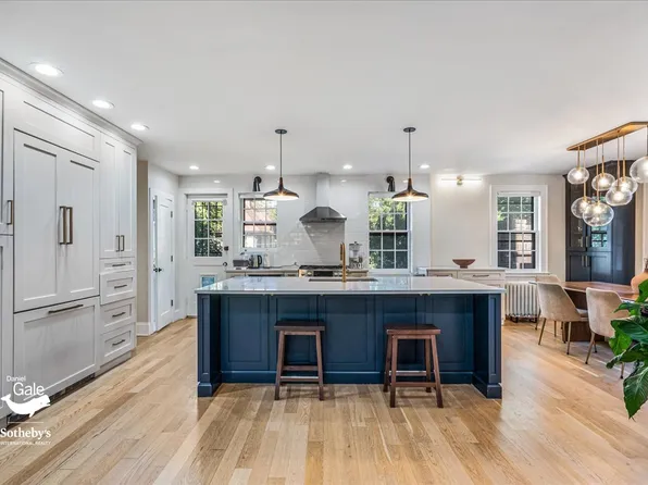 116-33 Union Turnpike image 7 of 40