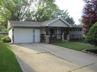 325 Garden Dr, Belvidere, IL 61008