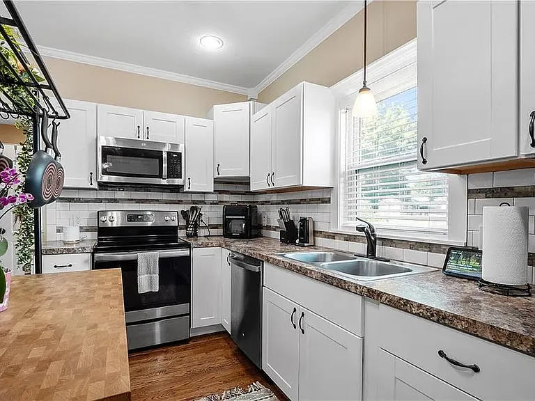 210 E Kay St — Photo 12