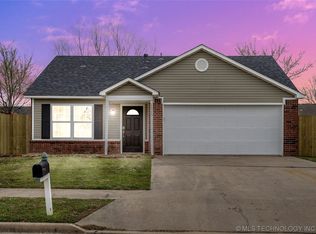 1926 Lexington Rd, Claremore, OK 74017