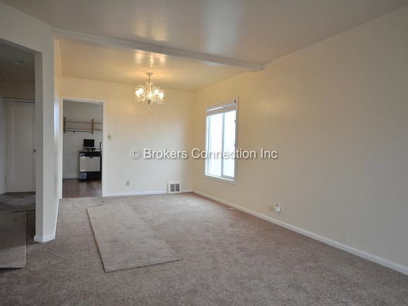 4th image of 3039 Rivera St