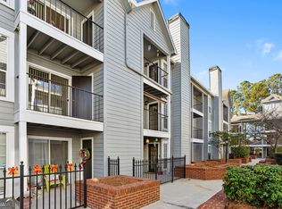 417 Granville Ct, Sandy Springs, GA 30328