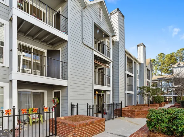 417 Granville Ct, Sandy Springs, GA 30328