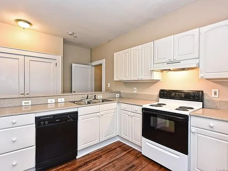 322 Walnut Ave #B — Photo 10