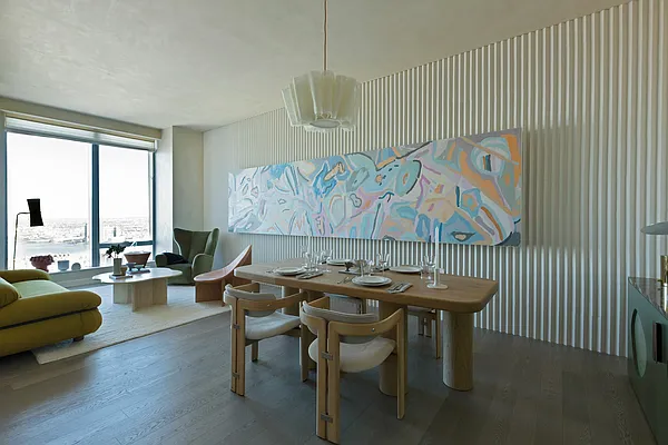 Rented by Extell Marketing Group LLC | media 4