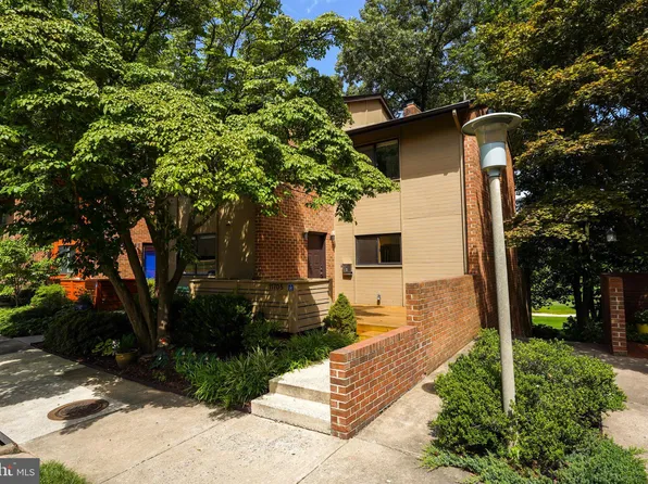 11705 Indian Ridge Rd, Reston, VA 20191