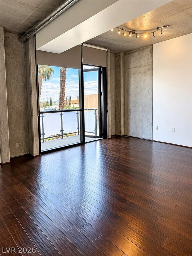 Studio, 1.0 bath, 1004 sqft, $1,800 — Photo 4