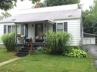 3922 Red Arrow Rd, Flint, MI 48507