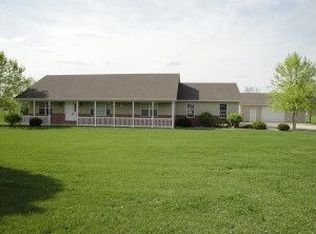 129 Meadow Lake Ln, Fayette, MO 65248