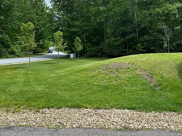 10 Oriole Rd — exterior photo
