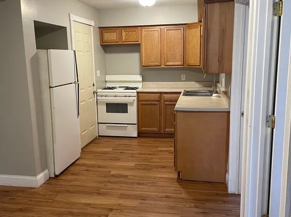 105 1/2 Grand St #2, Michigan Center, MI 49254
