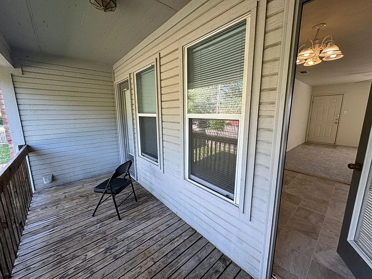 413 Creek St — Photo 18