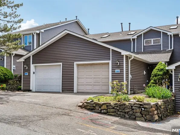 304 Heights Dr #3, Haledon, NJ 07508