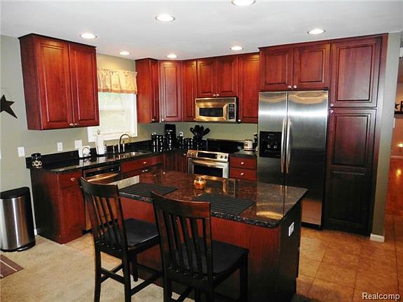 2nd image of 6259 Meyer Ave