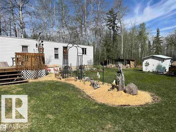 55504 Nikoodi Rd #210, Lac Ste. Anne County, AB T0E 0X0