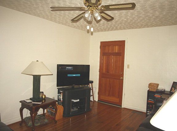 2nd image of 710 Forest St