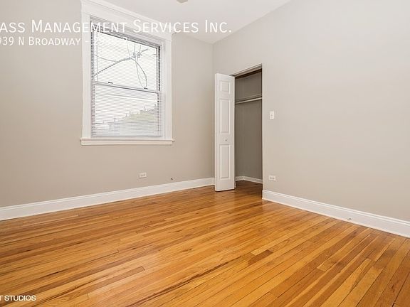 4th image of 2939 N Broadway St #29392