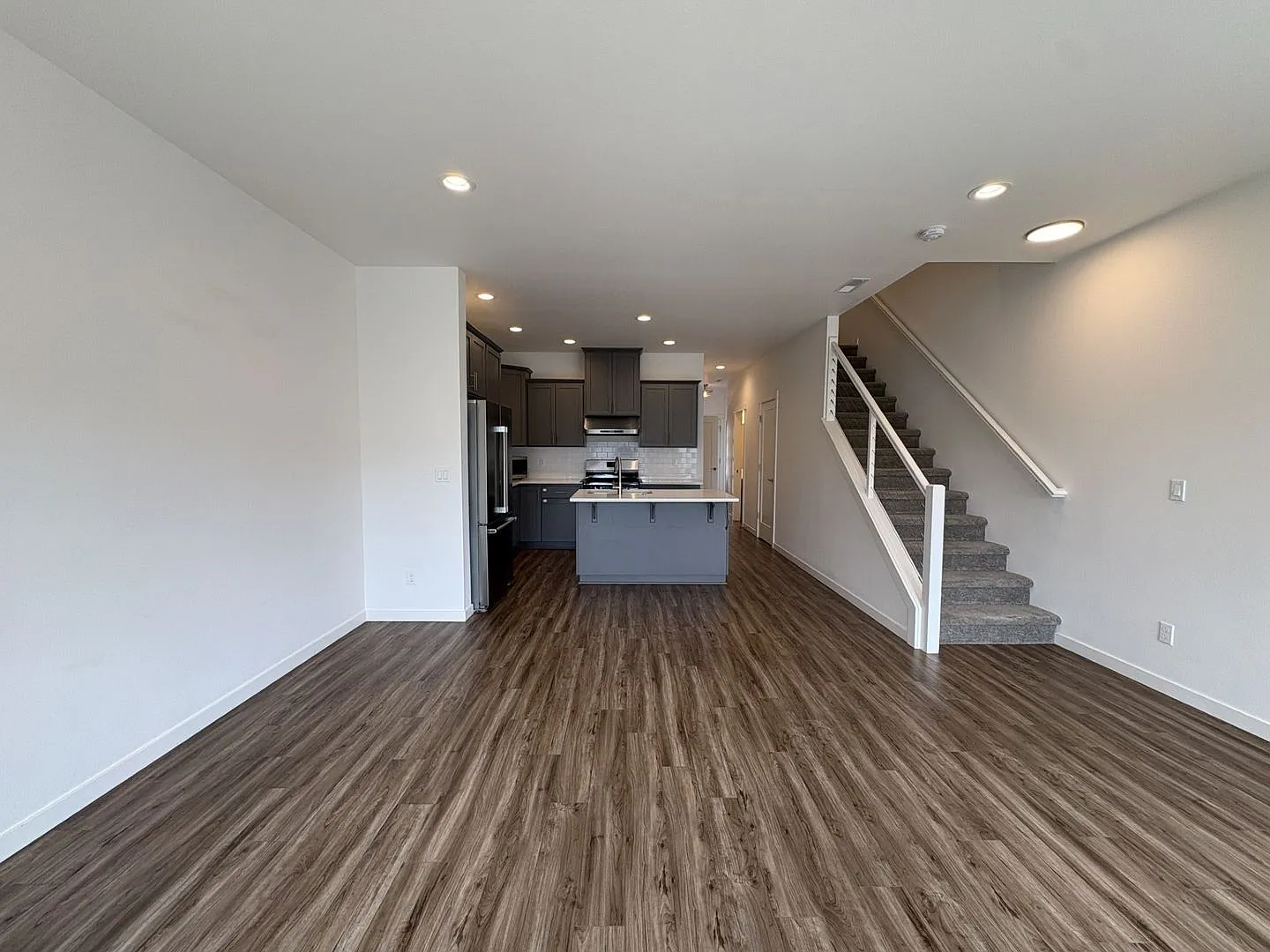 Modern 2Bedroom Salem Home with Bonus Room, Garage & Fenced Yard — Photo 3