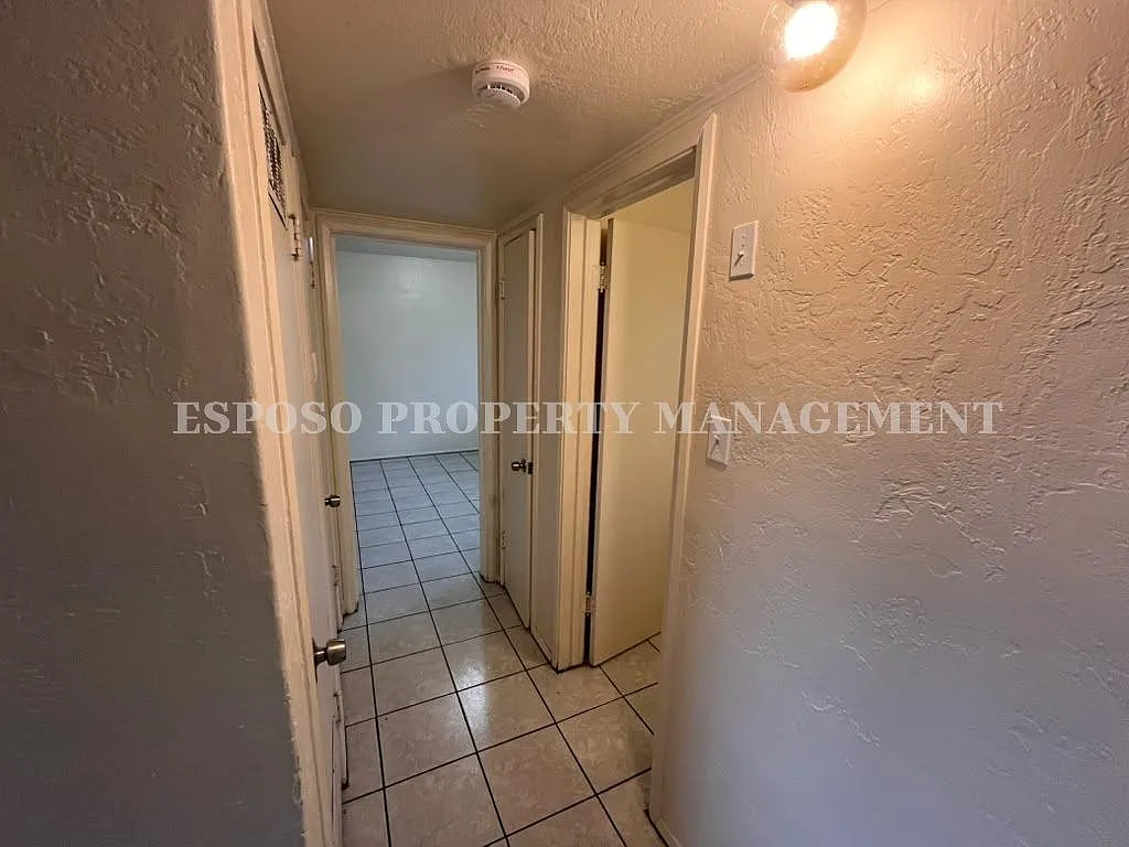 2825-2841 E. Harvard Ave. - 2827 — Photo 3
