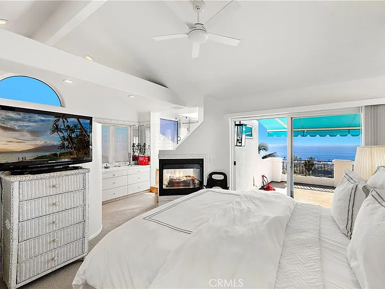 1050 Skyline Dr — Photo 13