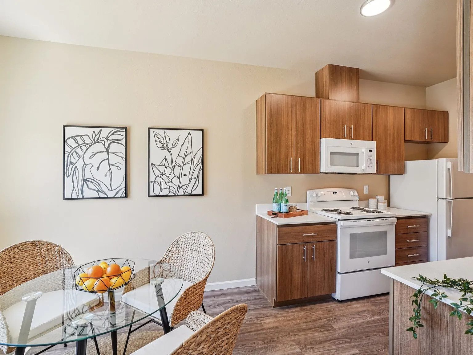 LIBERTY CREST APARTMENTS — Photo 4