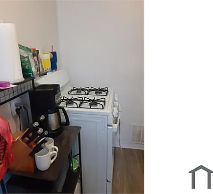 1841 S Harris Ave — Photo 2
