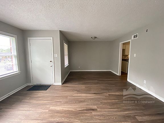 5th image of 4020 Graceland Dr