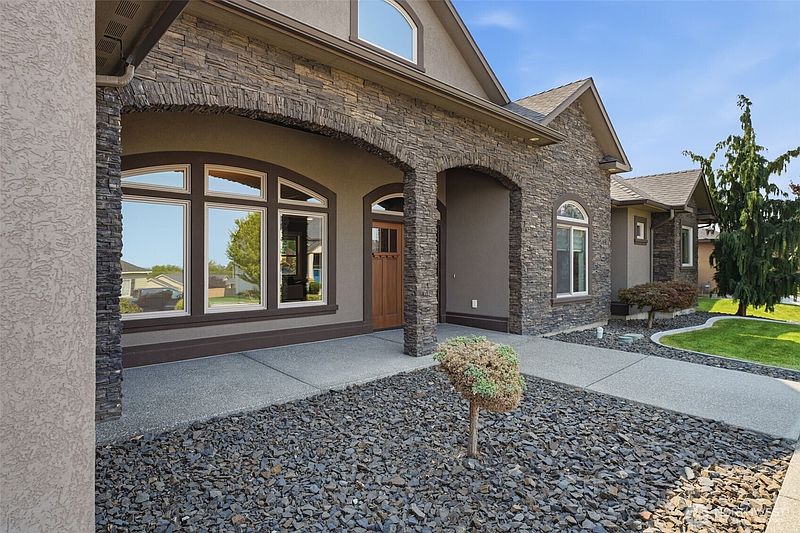 4th image of 2303 W 49TH Avenue
