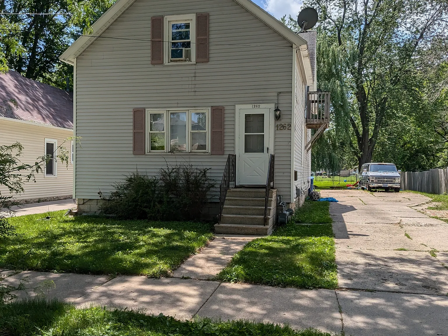 1262 Lawe Street - Lower — Photo 1