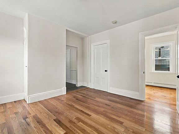 5th image of 5 Willow Ave