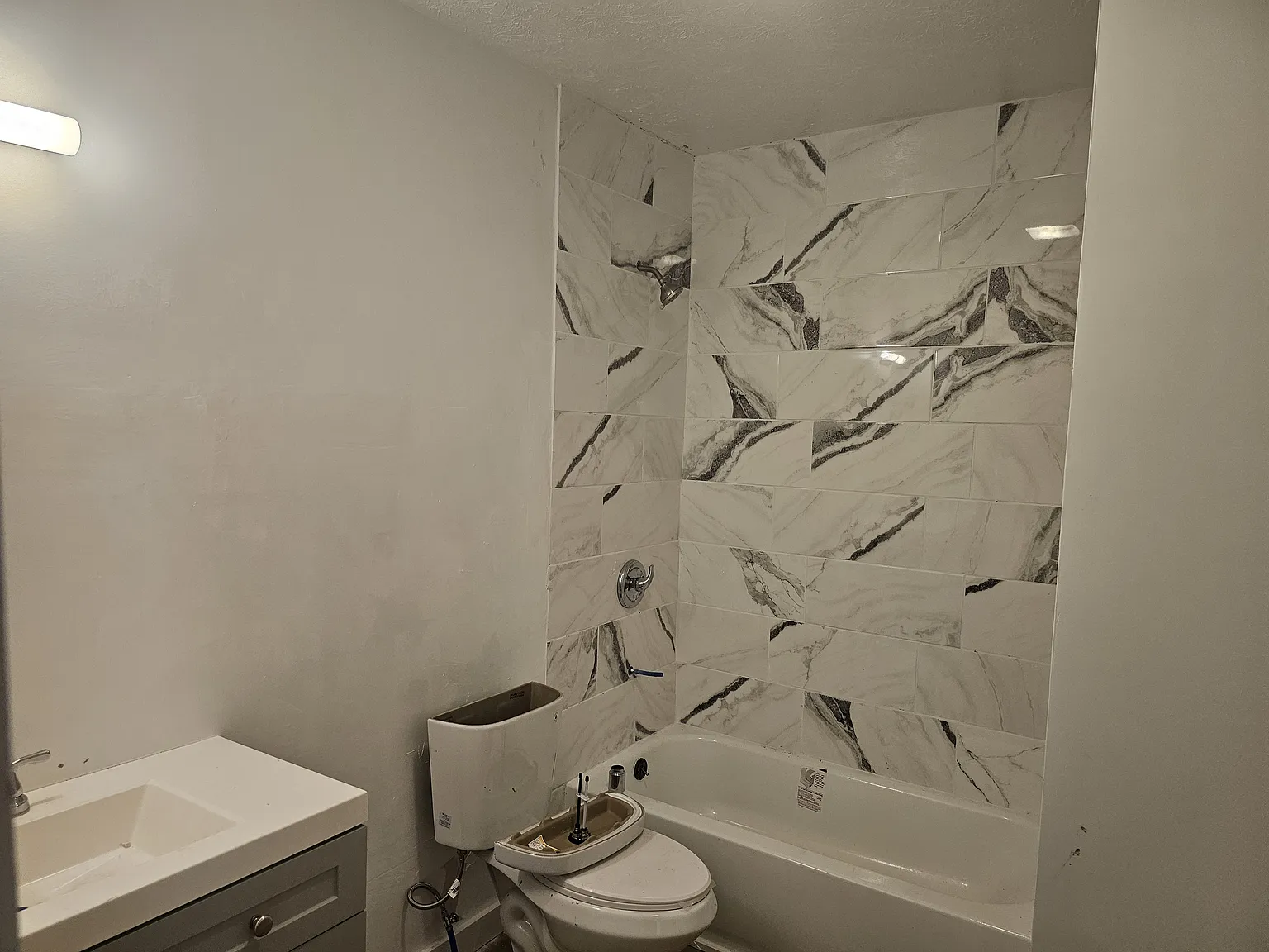 1835 W Washington St — Photo 2