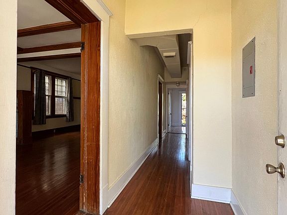 3rd image of 111 Leigh St APT 1