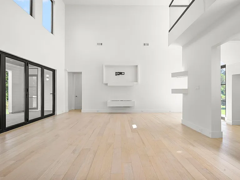 9825 Fawn View Dr — Photo 15