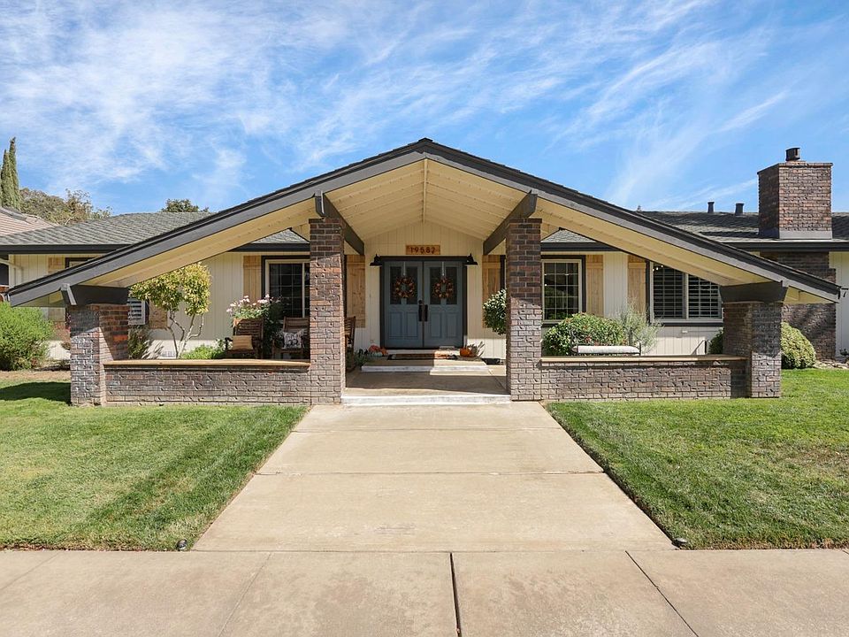 1st image of 19582 Meadow View Dr
