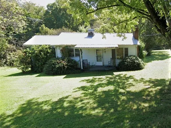 237 Belvue Dr, Mount Airy, NC 27030