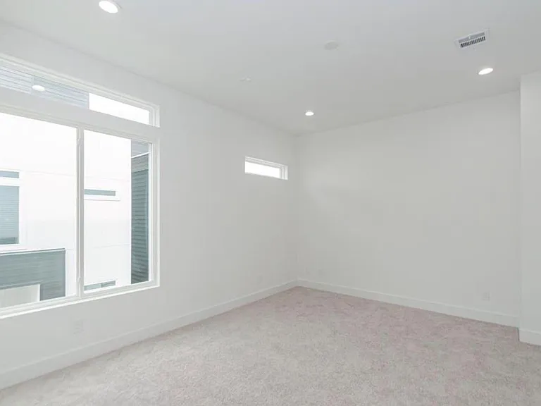 505 Schweikhardt St — Photo 11