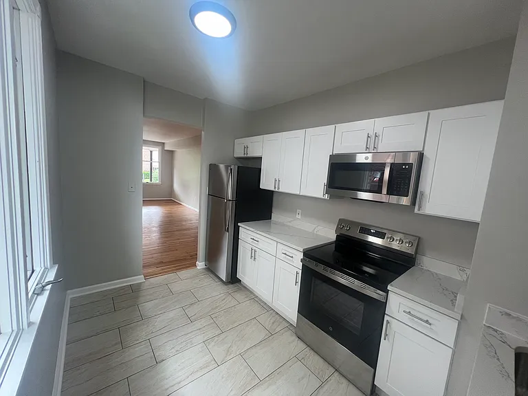 1427 N Clayton St #1 — Photo 4