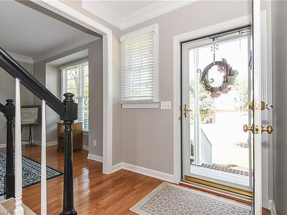 4th image of 303 Lucas Park Dr