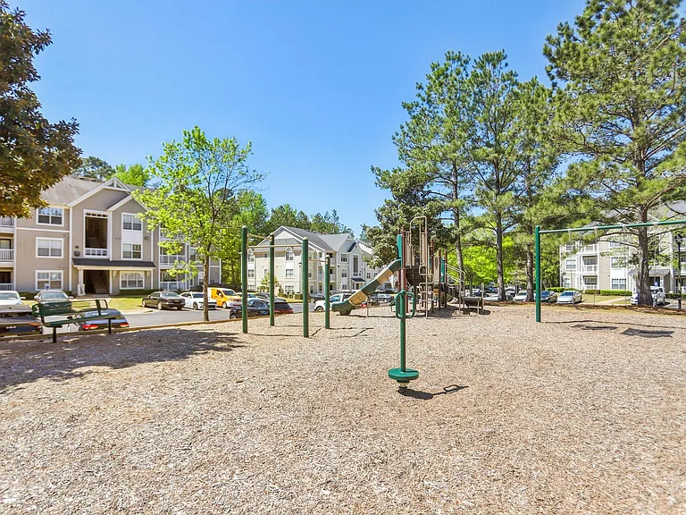 The Glen at Lanier Crossing — Photo 18