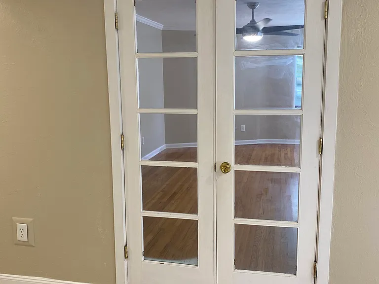 228 W Warren Ave — Photo 5
