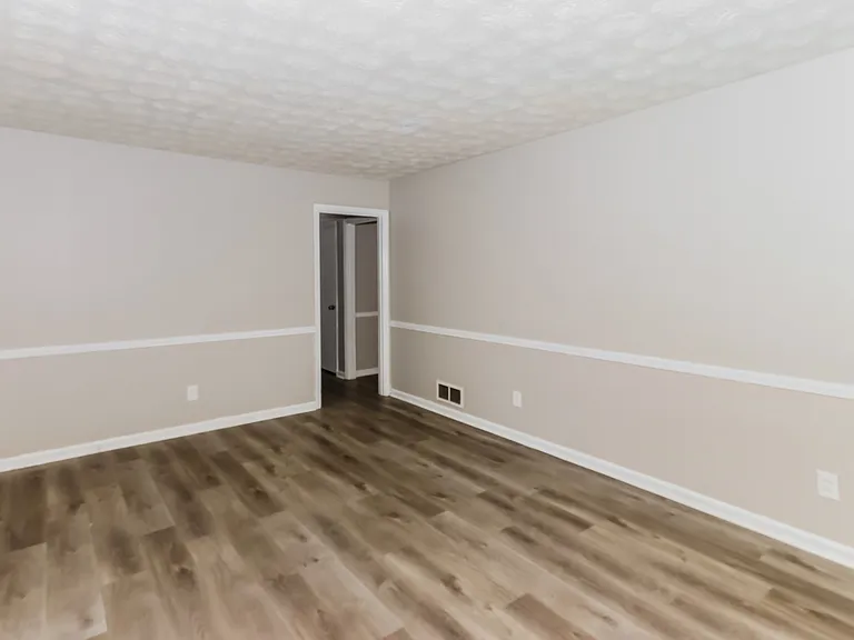 5645 Morning Creek Cir — Photo 13