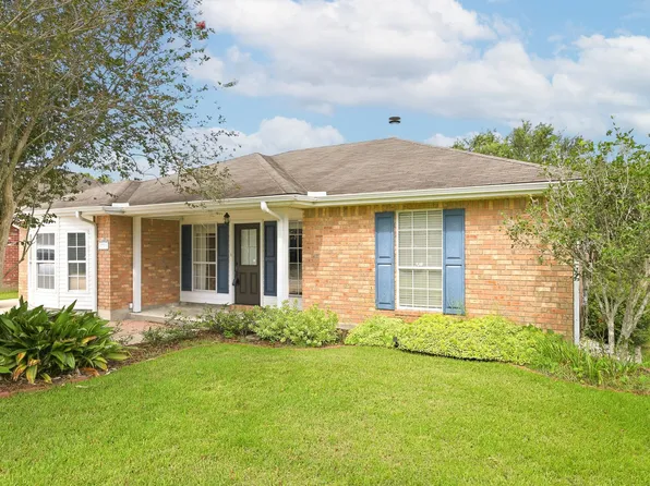 121 Rosedown Dr, Thibodaux, LA 70301