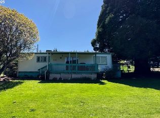 656 Applegate Ave, Yoncalla, OR 97499