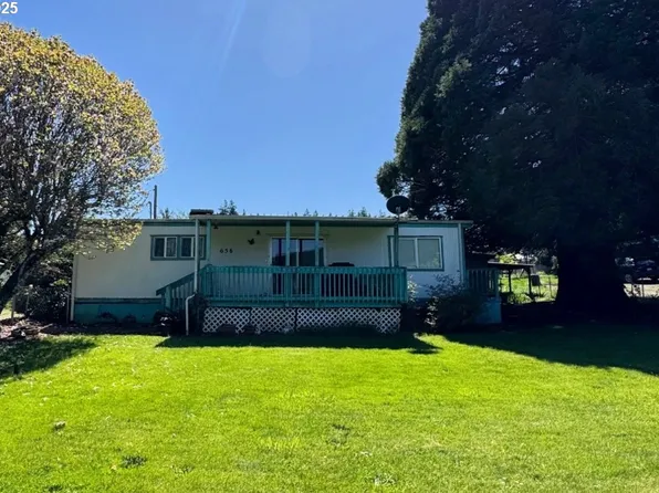 656 Applegate Ave, Yoncalla, OR 97499