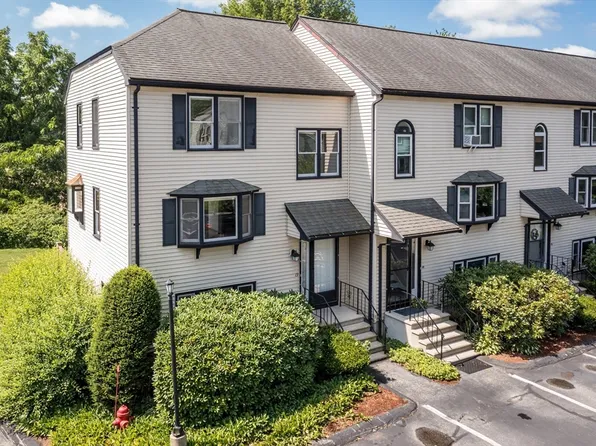 13 Meadowbrook Rd #13, Millis, MA 02054