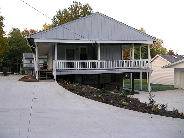 433 N Thomas Rd #7 — Photo 1