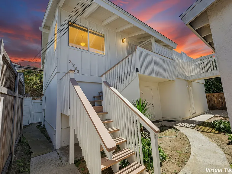 3733 Riviera Dr — Photo 1