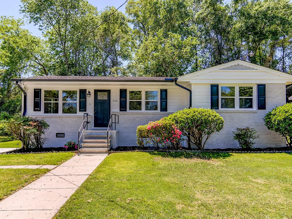 516 Calloway Dr