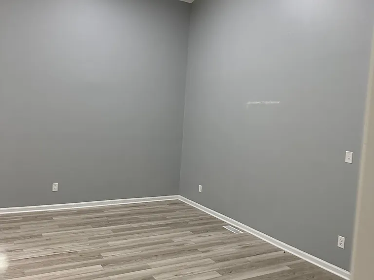 116 Hester Dr — Photo 3